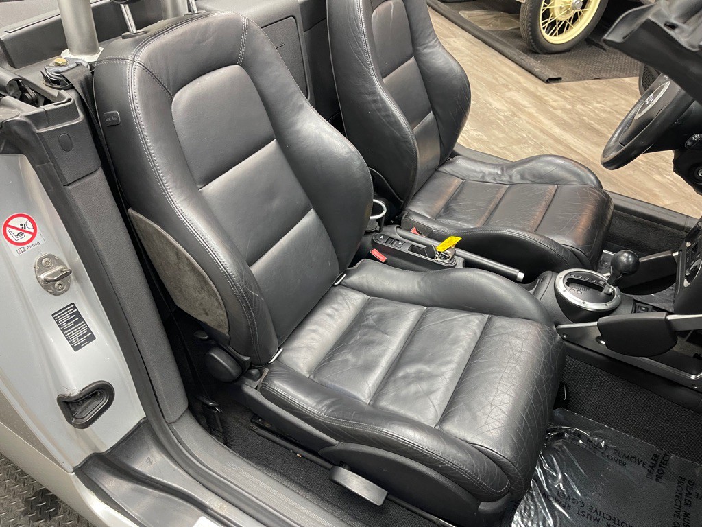 2003 Audi TT Image 30