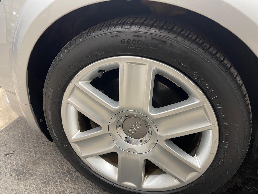 2003 Audi TT Image 32