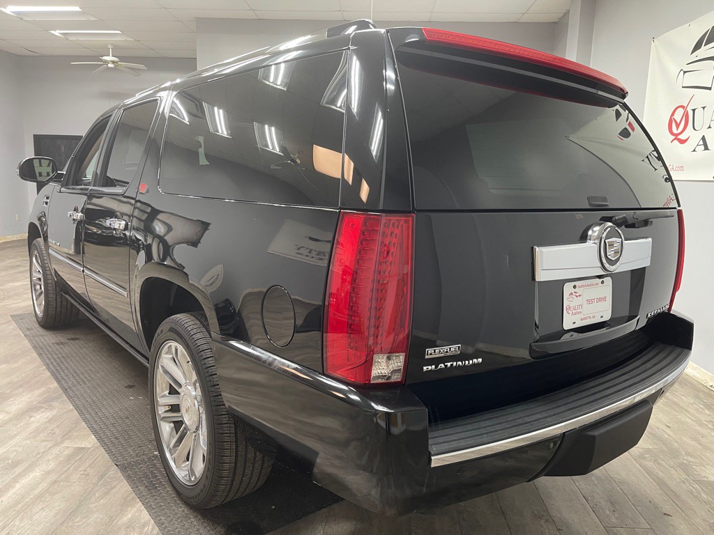 2011 Cadillac Escalade Image 15