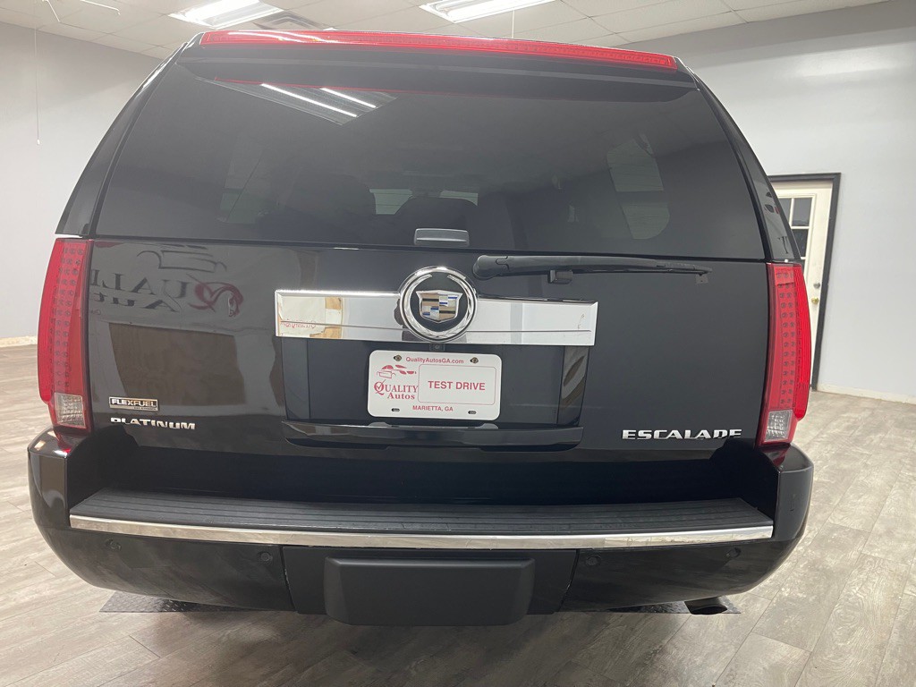 2011 Cadillac Escalade Image 19