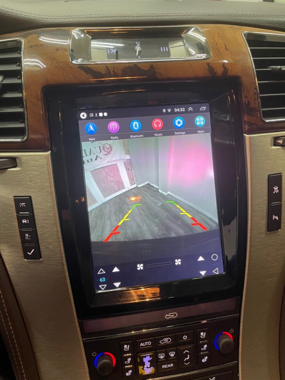 2011 Cadillac Escalade Image 40