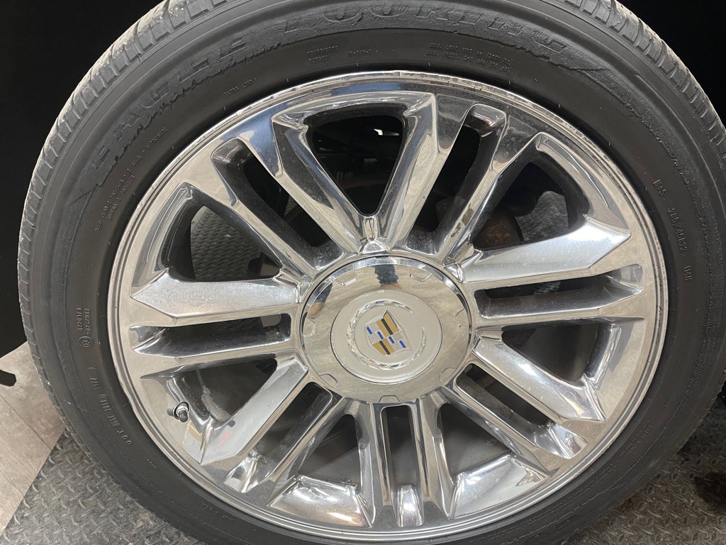 2011 Cadillac Escalade Image 44