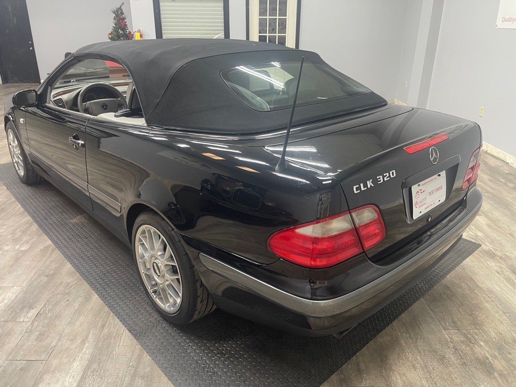 1999 Mercedes-Benz CLK-Class Image 9
