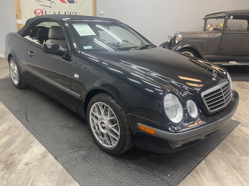 1999 Mercedes-Benz CLK-Class Image 13
