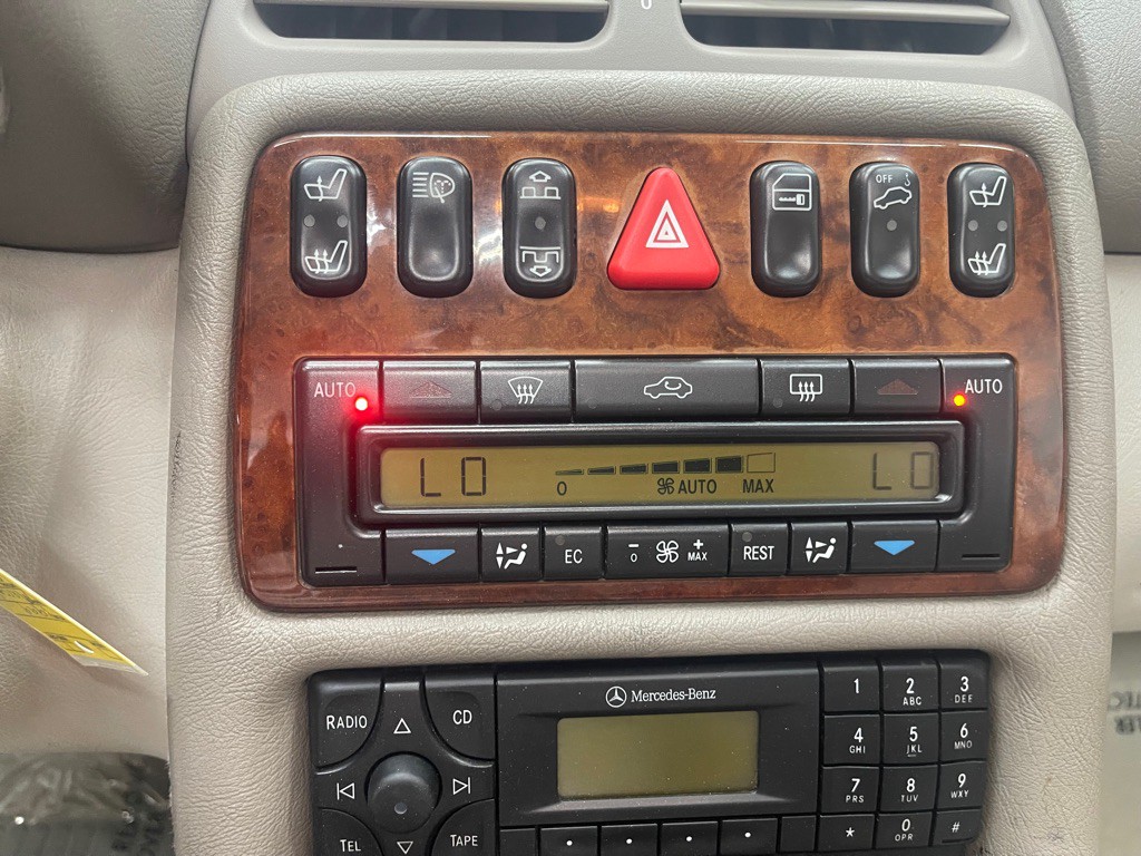 1999 Mercedes-Benz CLK-Class Image 29