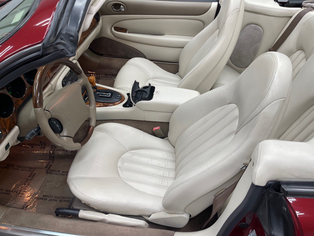1999 Jaguar XK-Series Image 22