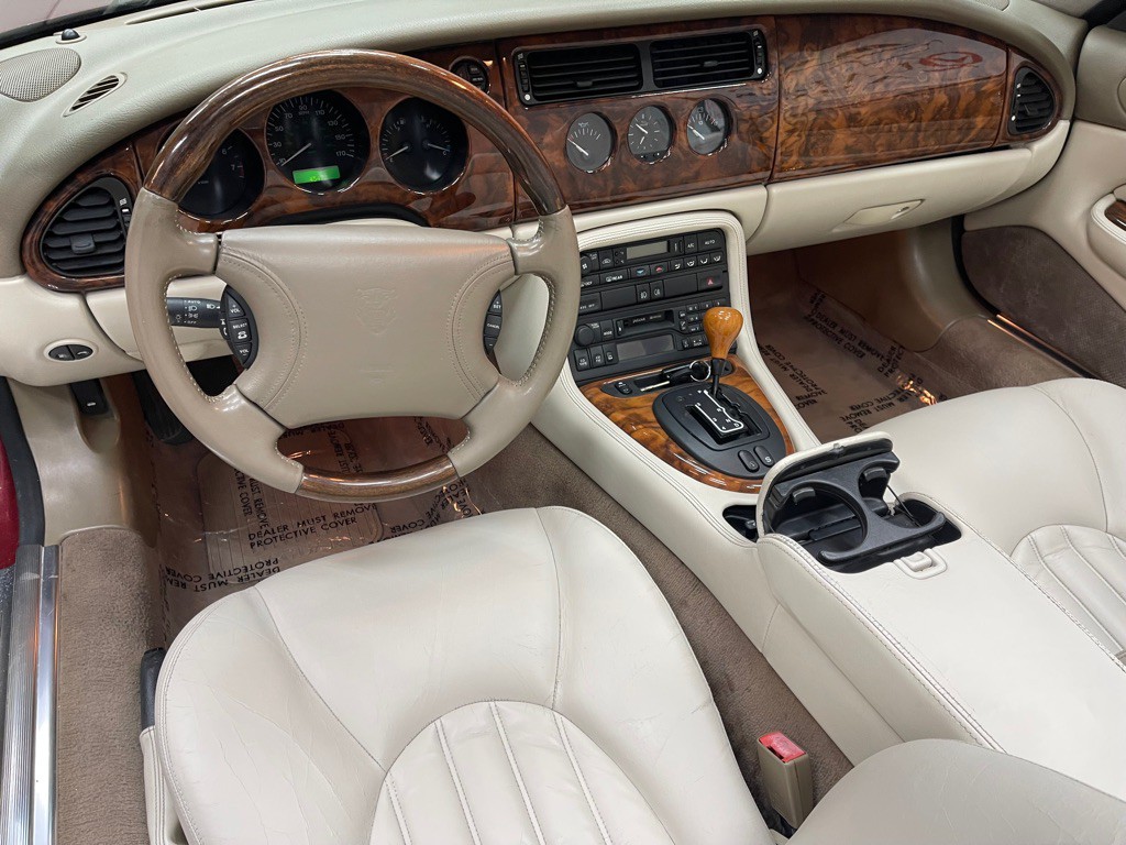 1999 Jaguar XK-Series Image 23