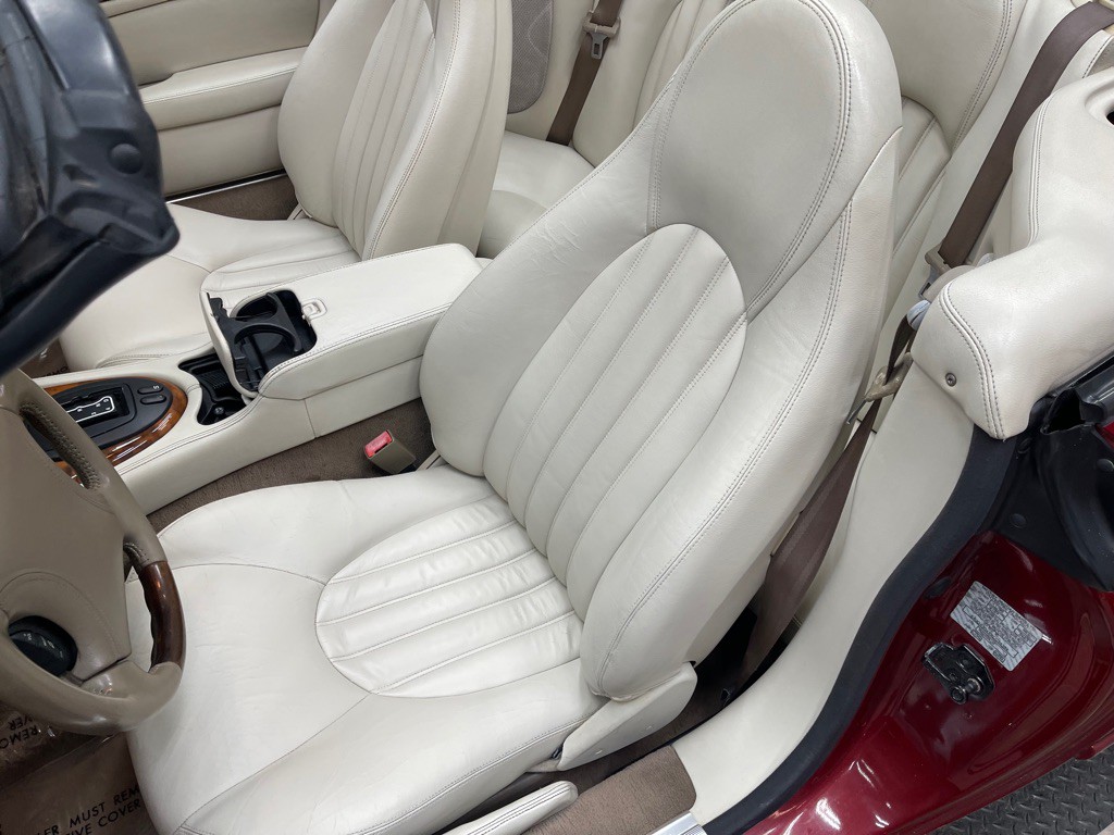 1999 Jaguar XK-Series Image 24