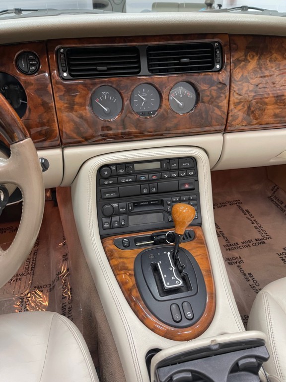 1999 Jaguar XK-Series Image 26