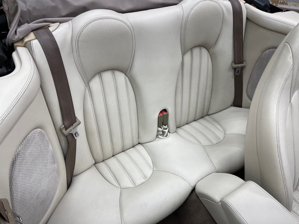 1999 Jaguar XK-Series Image 29