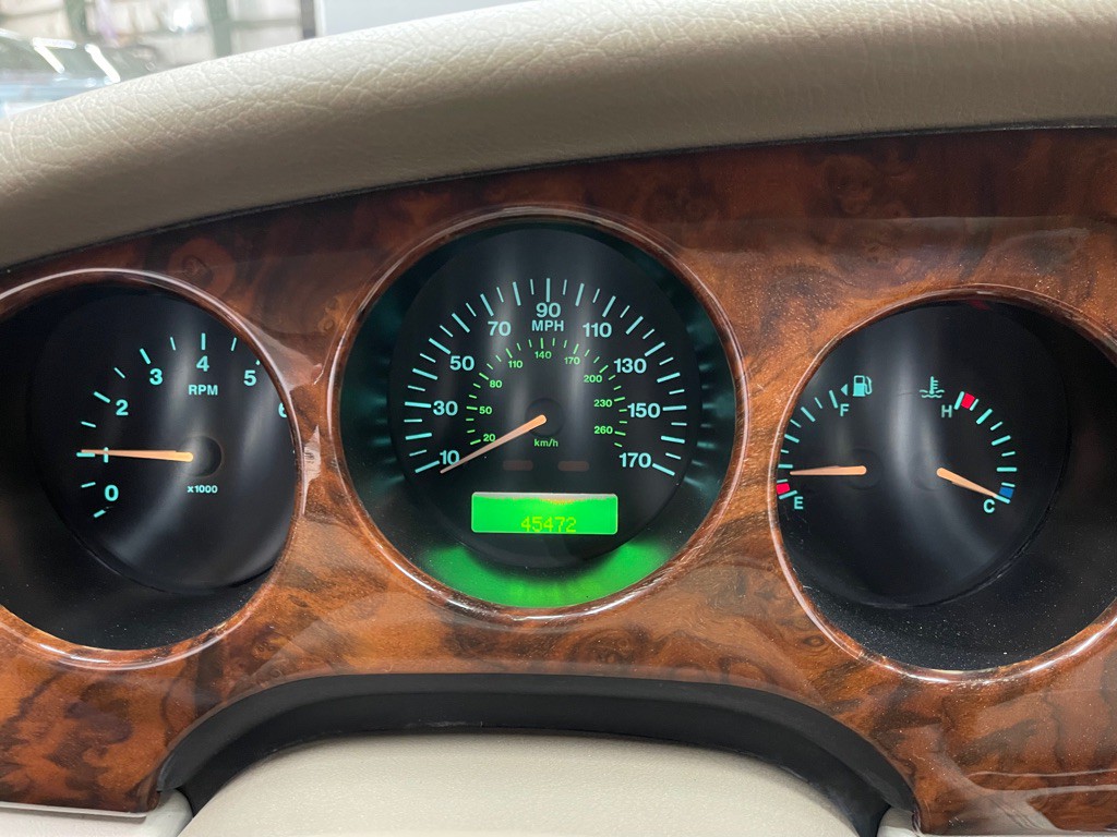 1999 Jaguar XK-Series Image 32