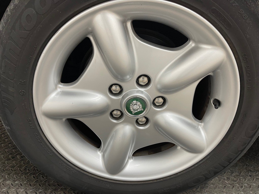 1999 Jaguar XK-Series Image 36