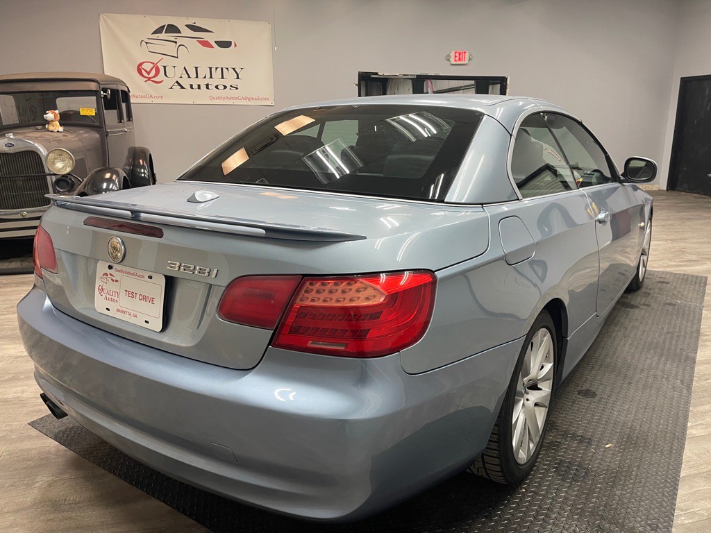 2013 BMW 3 Series Image 11