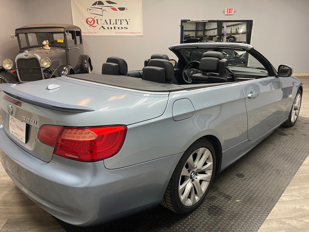 2013 BMW 3 Series Image 15