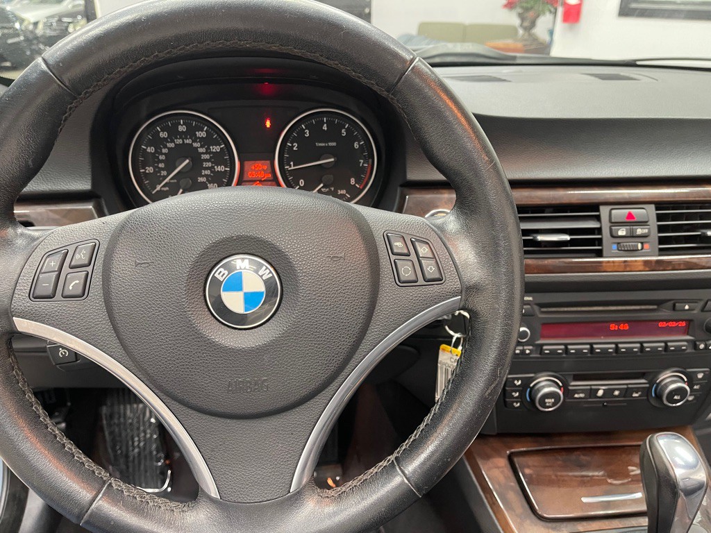 2013 BMW 3 Series Image 23