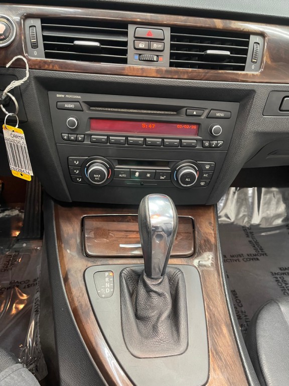 2013 BMW 3 Series Image 25