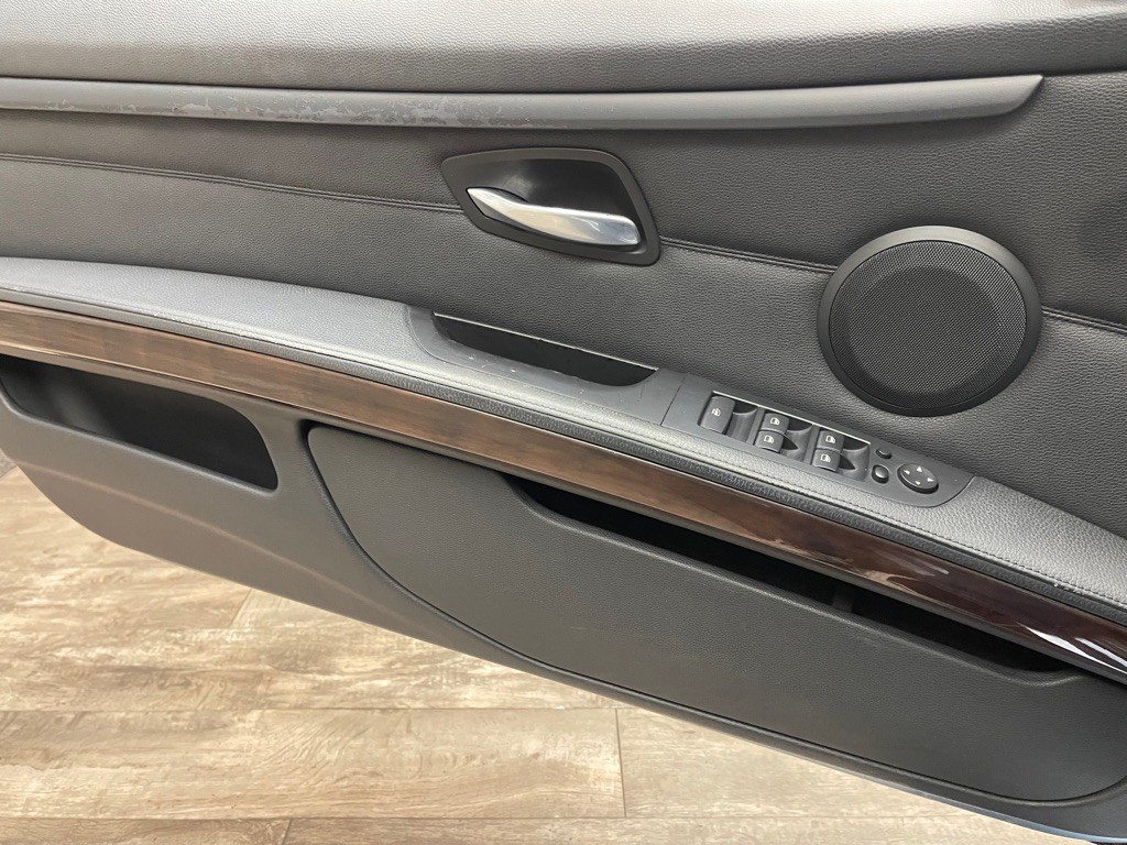 2013 BMW 3 Series Image 28