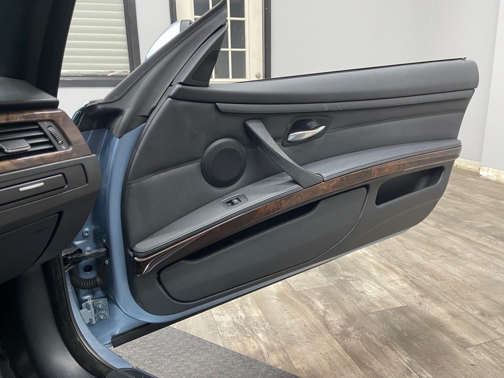 2013 BMW 3 Series Image 29