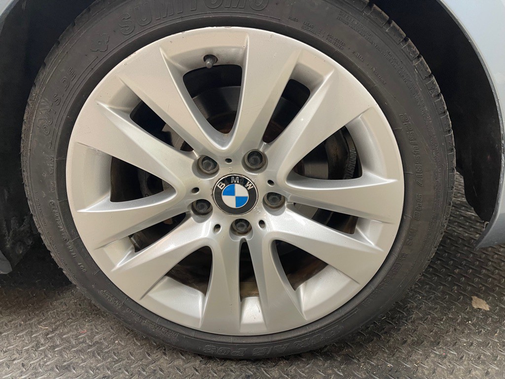 2013 BMW 3 Series Image 36