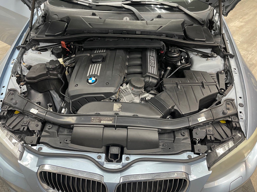 2013 BMW 3 Series Image 37