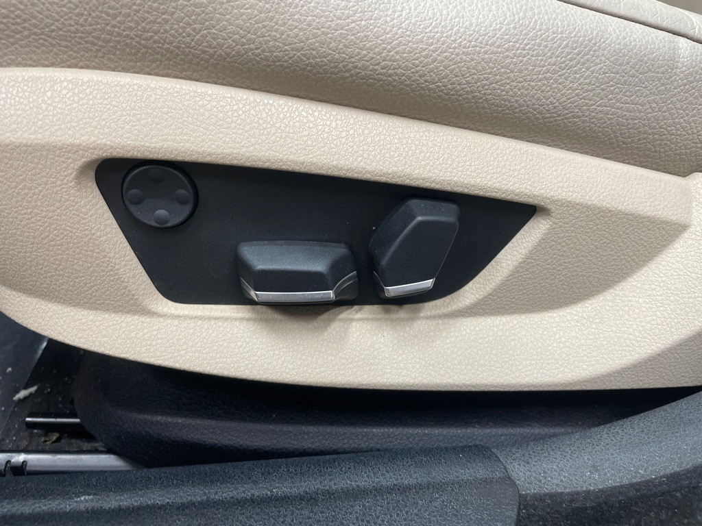 2011 BMW 5 Series Image 16