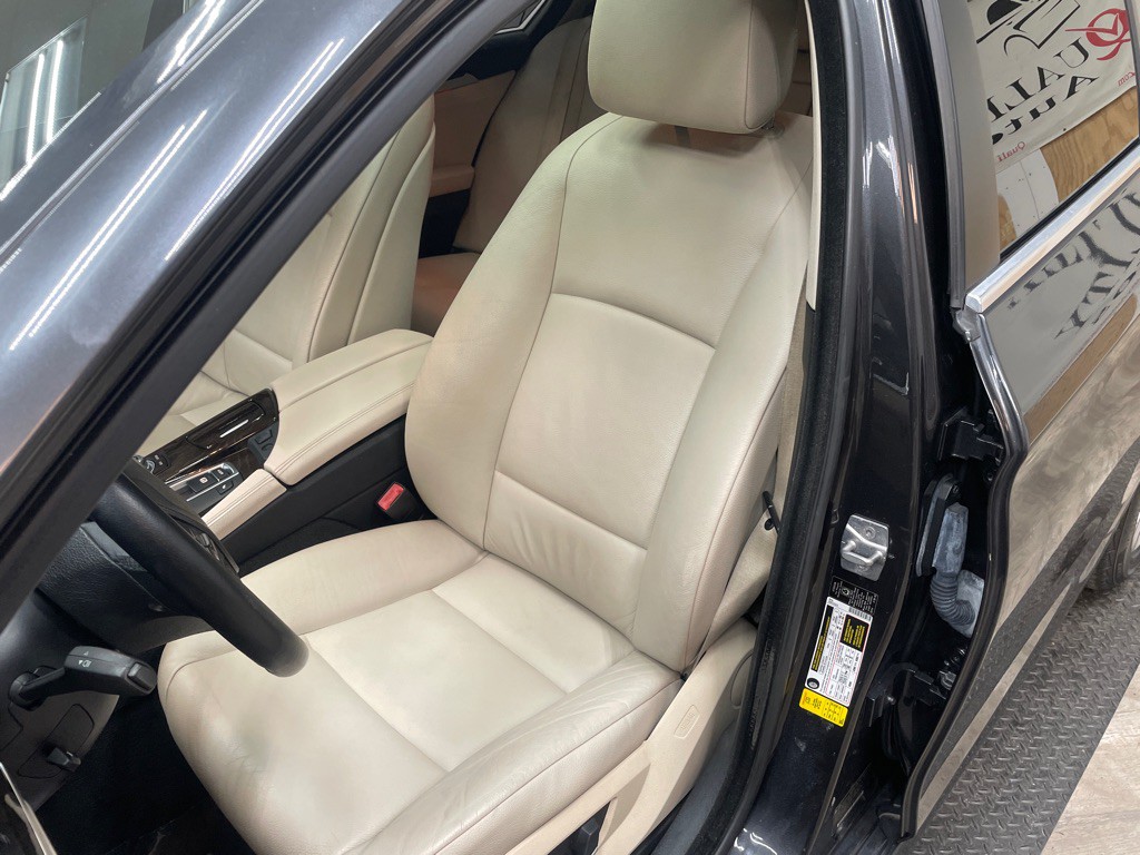 2011 BMW 5 Series Image 17