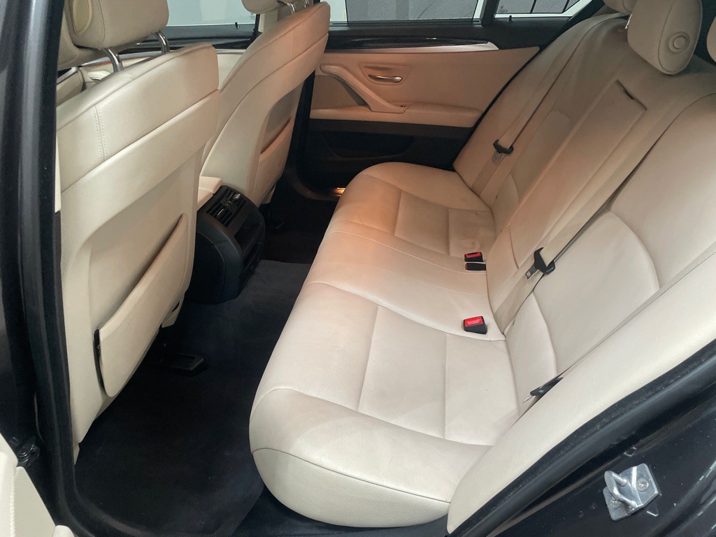 2011 BMW 5 Series Image 31