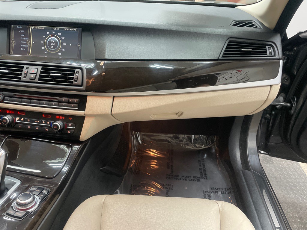 2011 BMW 5 Series Image 42