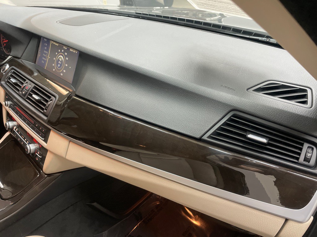 2011 BMW 5 Series Image 43