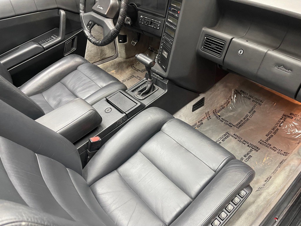 1989 Cadillac Allante Image 25