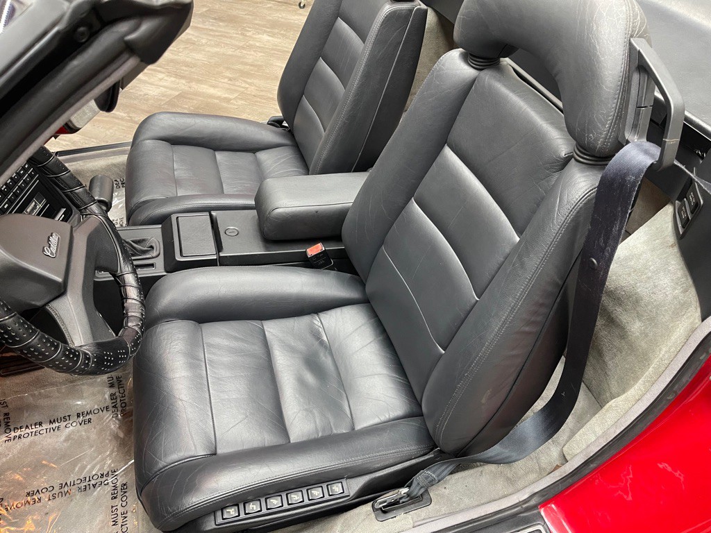 1989 Cadillac Allante Image 28