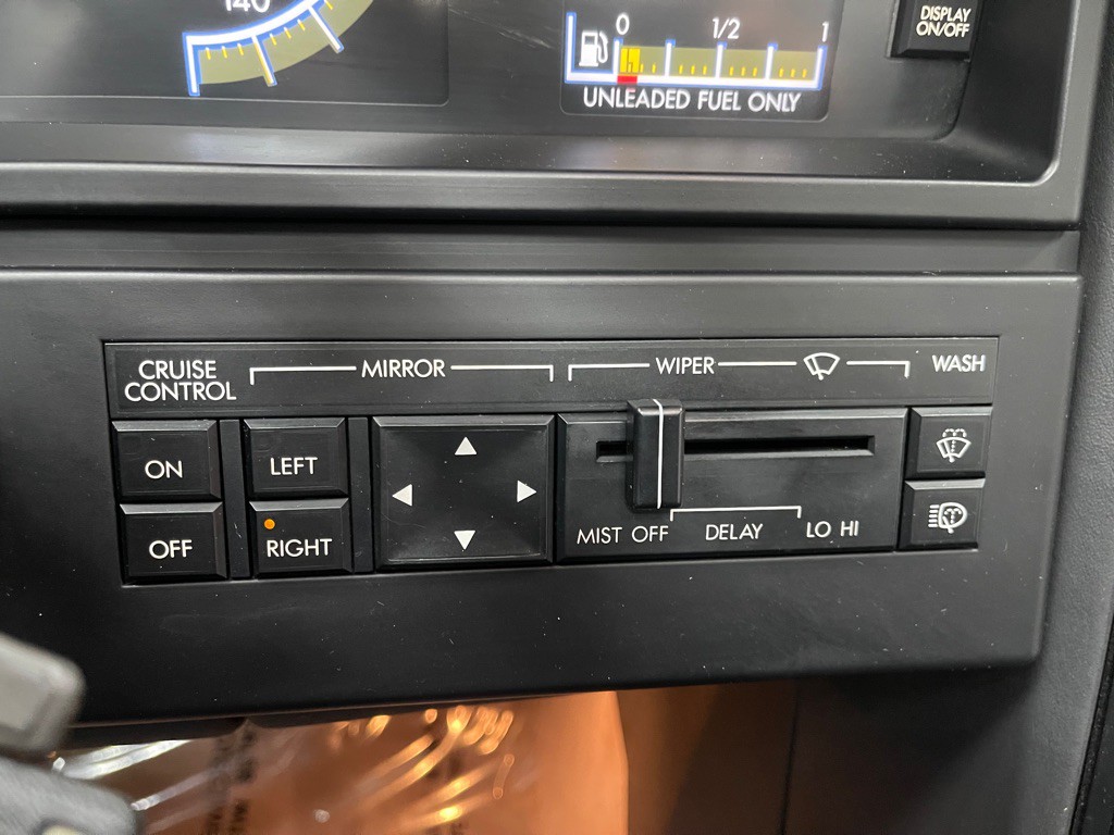 1989 Cadillac Allante Image 35