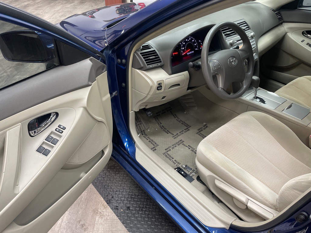 2010 Toyota Camry Image 13