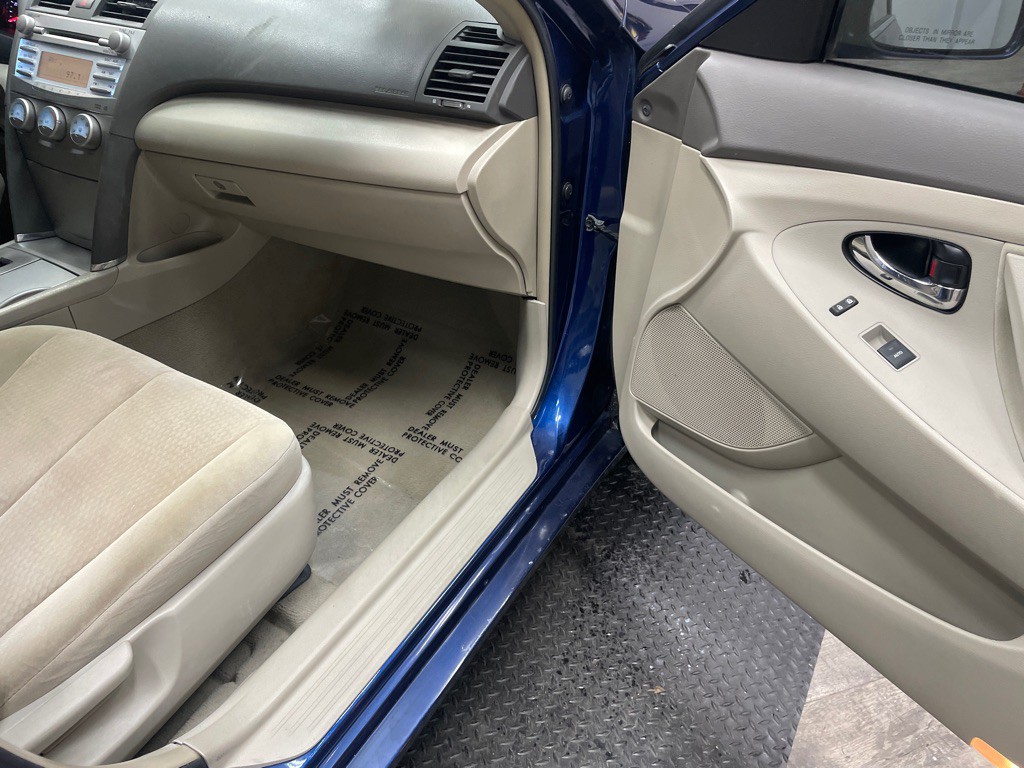 2010 Toyota Camry Image 31