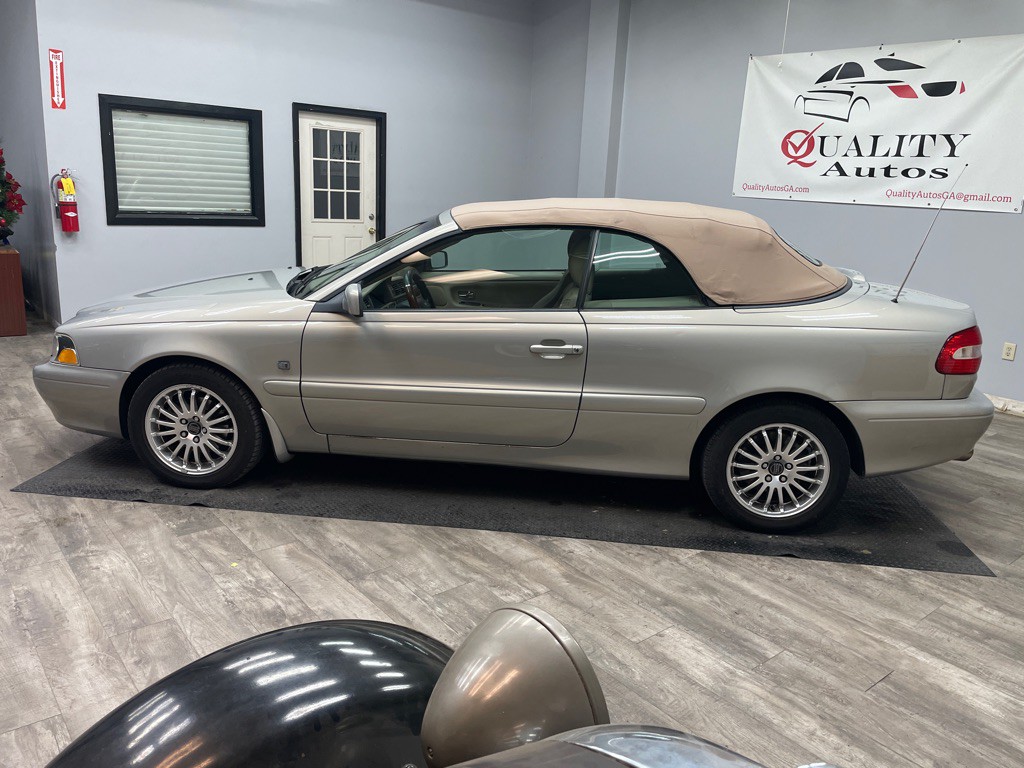 2004 Volvo C70 Image 8