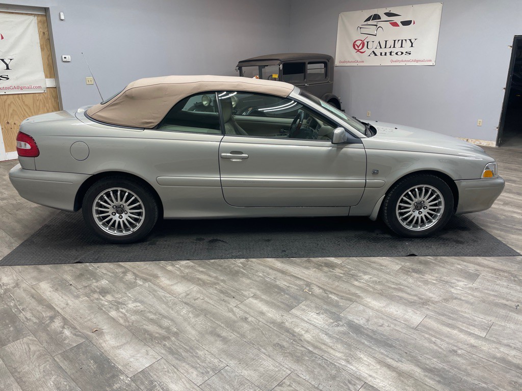 2004 Volvo C70 Image 12