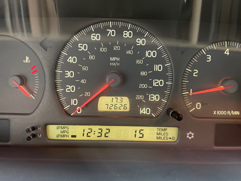 2004 Volvo C70 Image 24