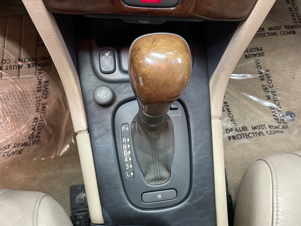 2004 Volvo C70 Image 26