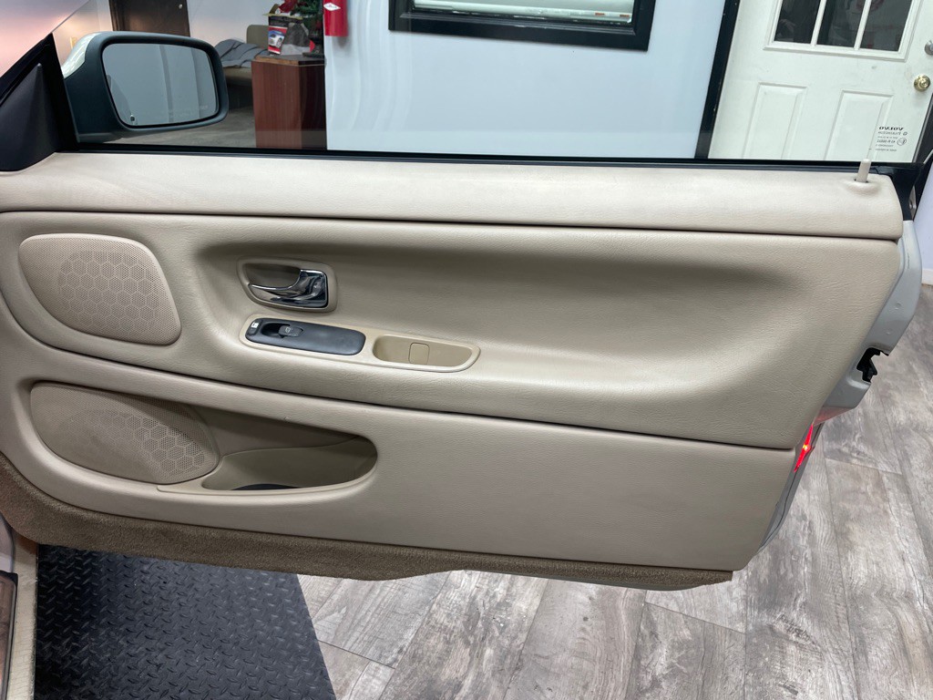 2004 Volvo C70 Image 31