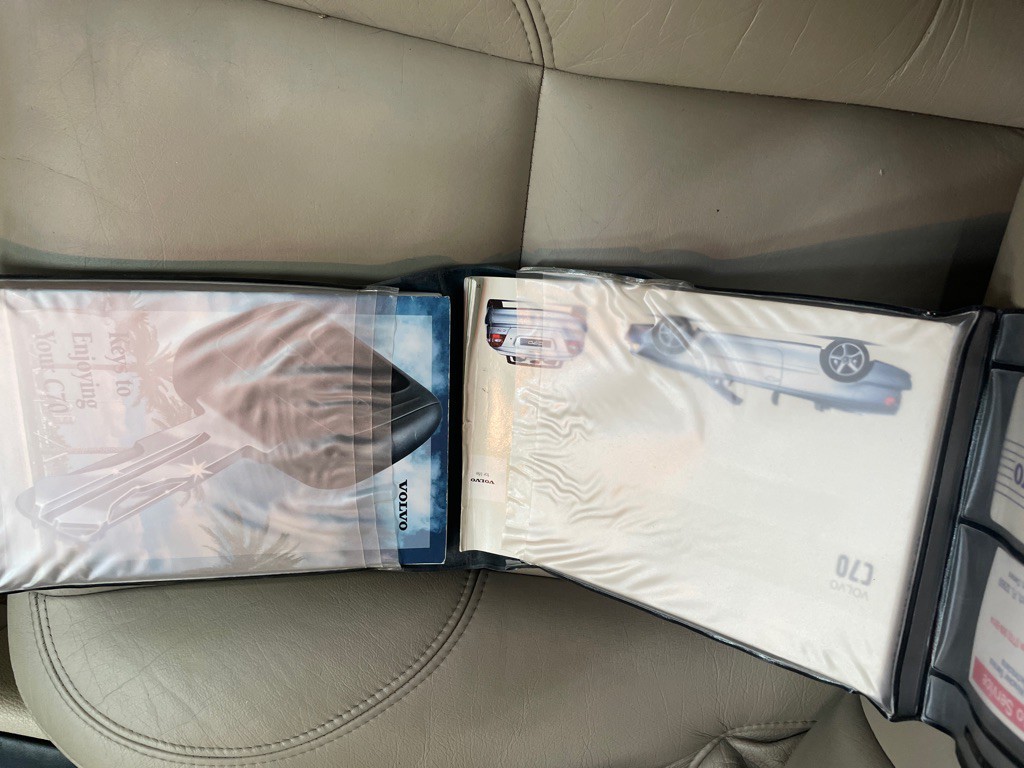 2004 Volvo C70 Image 36