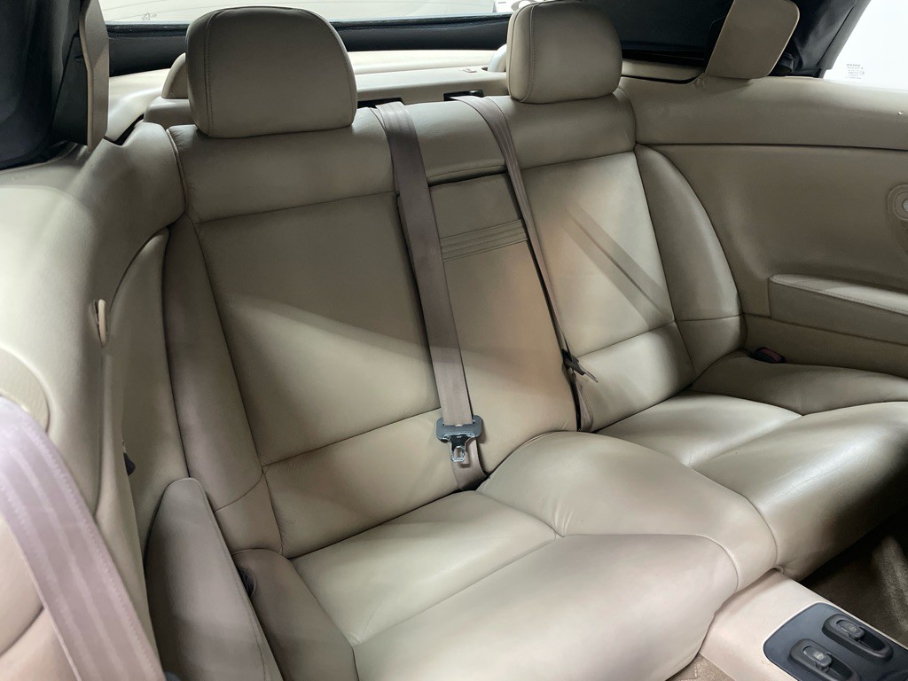 2004 Volvo C70 Image 37