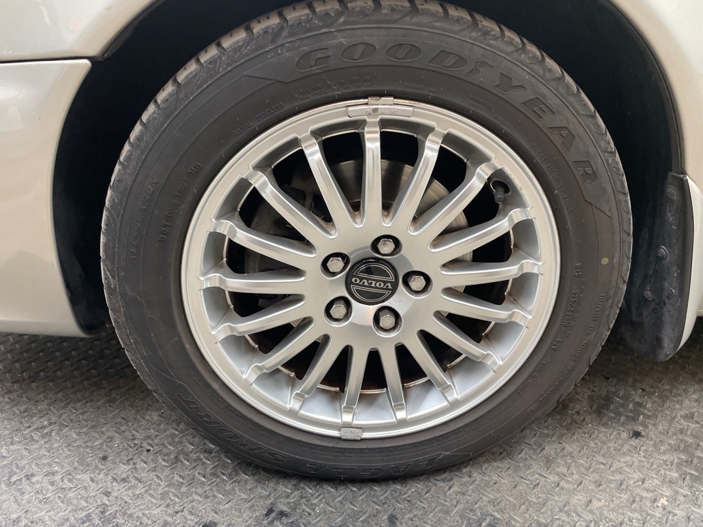 2004 Volvo C70 Image 41