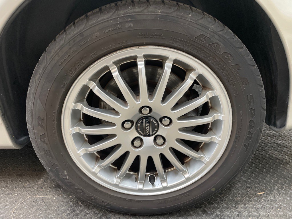 2004 Volvo C70 Image 42