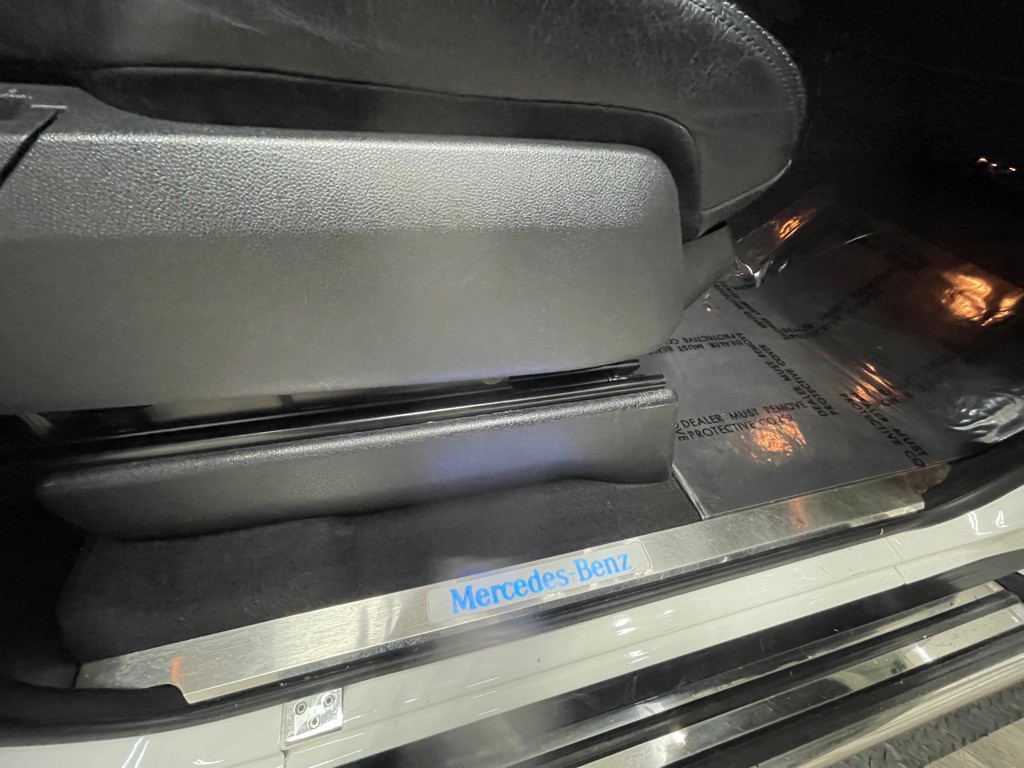 2017 Mercedes-Benz G-Class Image 32