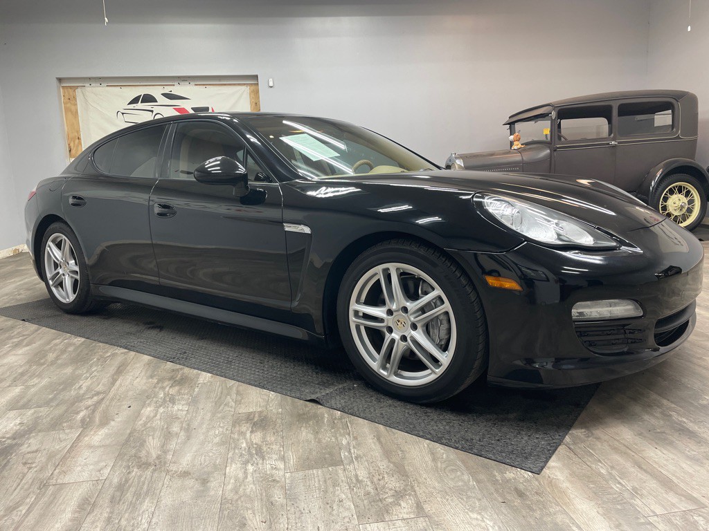 2012 Porsche Panamera Image 4