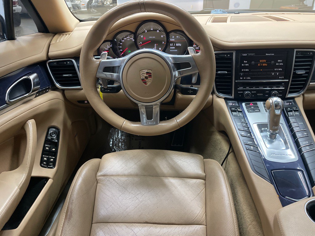 2012 Porsche Panamera Image 19