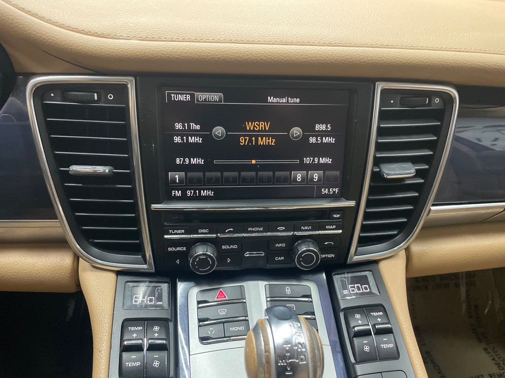 2012 Porsche Panamera Image 22