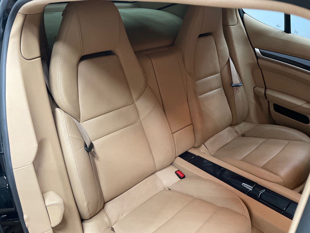 2012 Porsche Panamera Image 35
