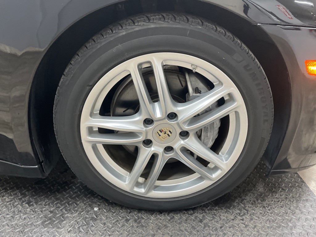 2012 Porsche Panamera Image 47