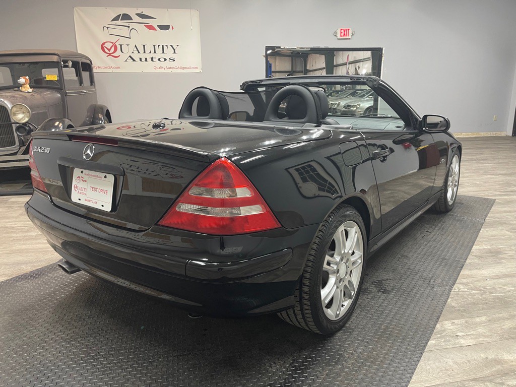 2004 Mercedes-Benz SLK-Class Image 6
